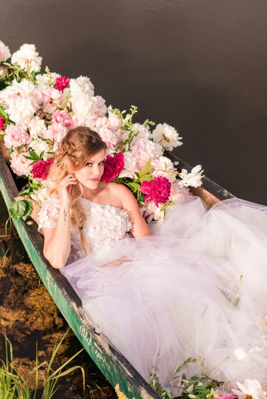 Bridal Box - 25 to 100 stems