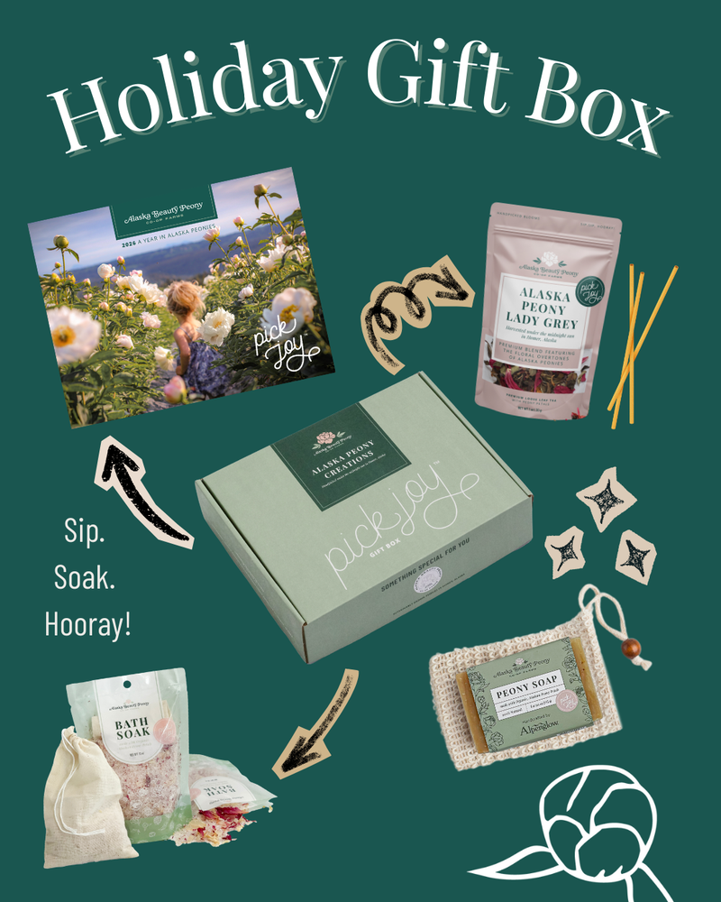 
                  
                    Load image into Gallery viewer, Peony Lover&amp;#39;s Holiday Gift Box
                  
                